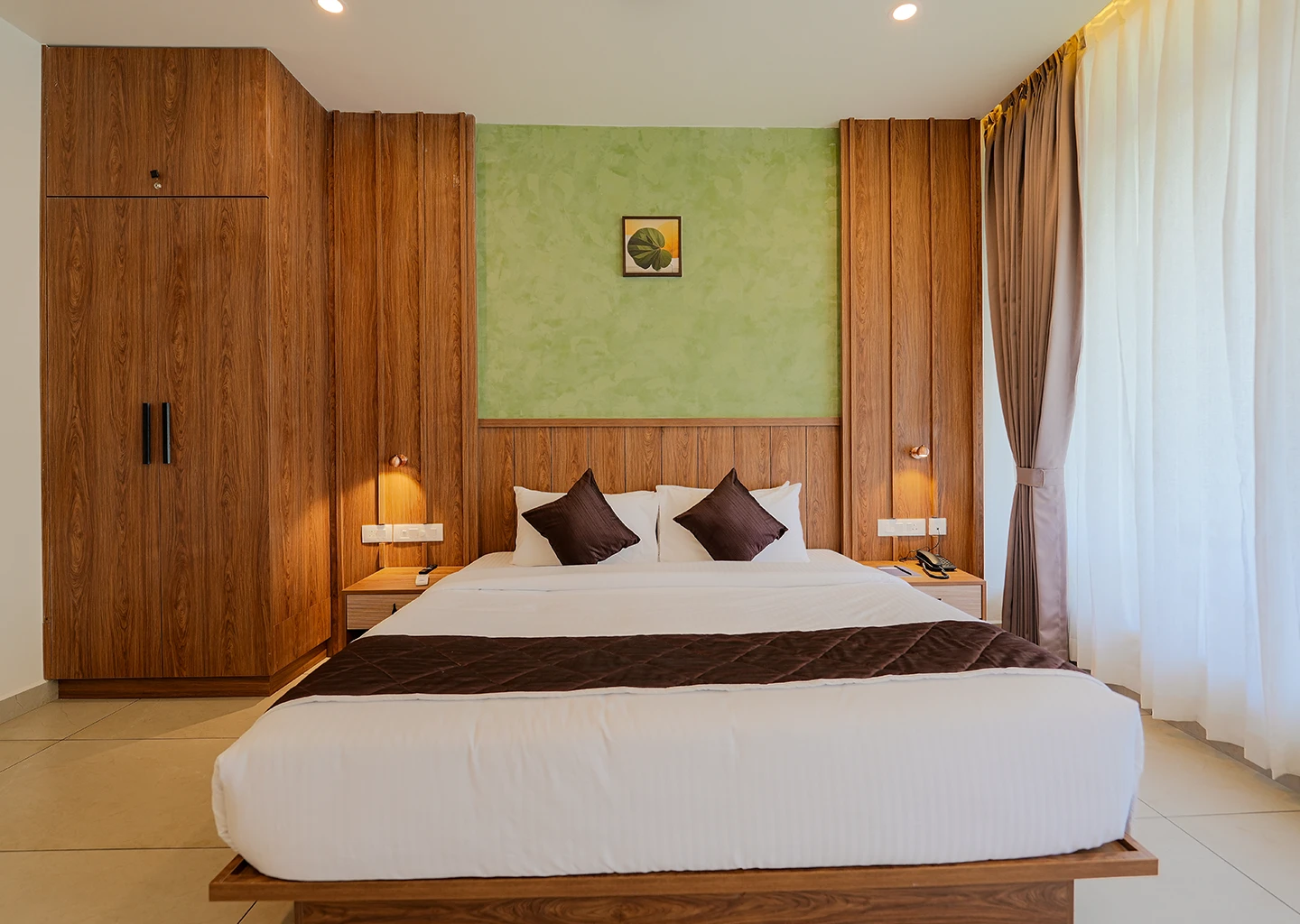 The lake view presidential suite malankara palace lake view resort thodupuzha kudayathoor (4)