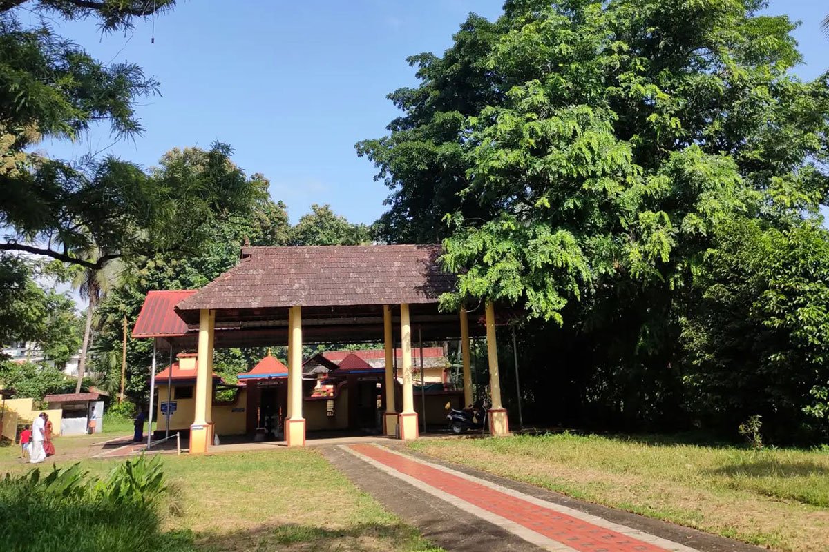 saramkuthi-temple